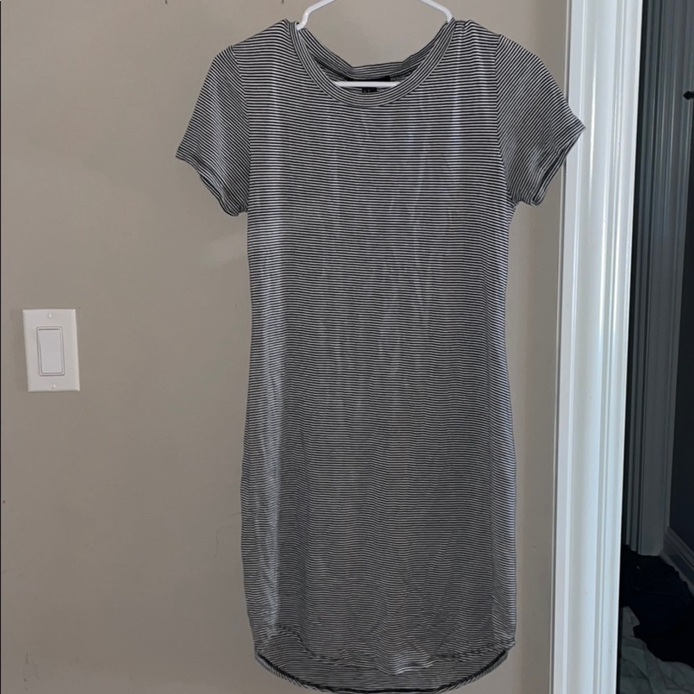 forever 21 stripped t-shirt dress